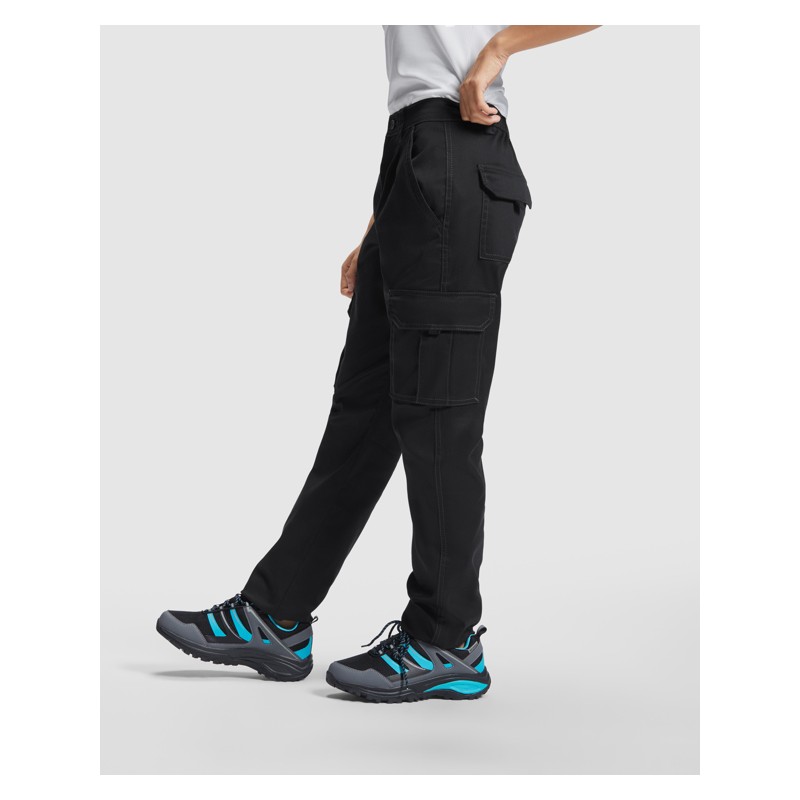 Pantalón largo de mujer con elastano para mayor libertad de movimiento.